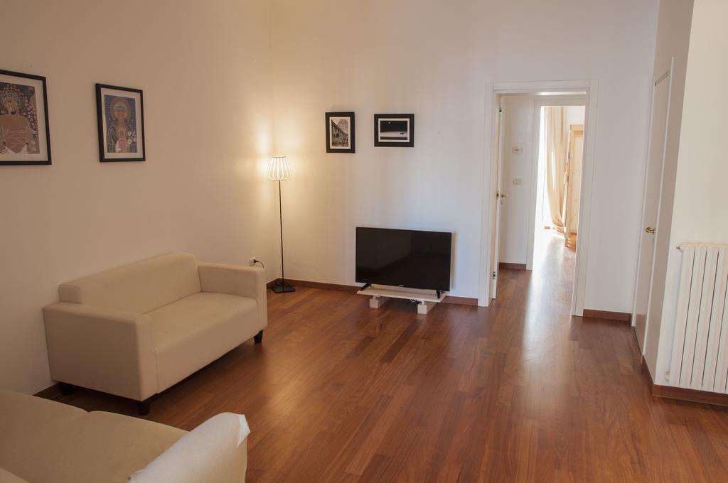 Manzoni House Appartement Bari Buitenkant foto