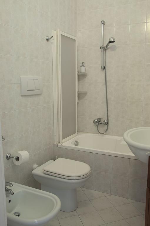 Manzoni House Appartement Bari Buitenkant foto